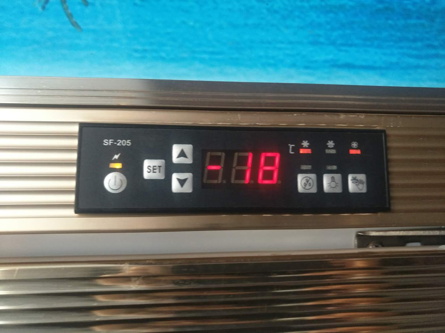 水果保鲜柜温度调节